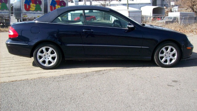 Mercedes-Benz CLK-Class 2004 photo 4