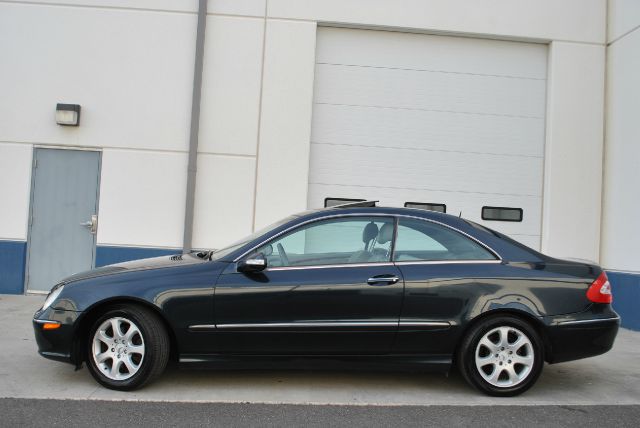 Mercedes-Benz CLK-Class 2004 photo 4