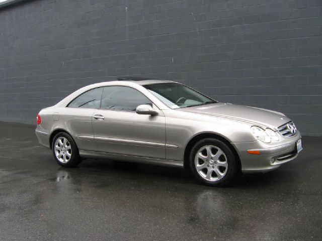 Mercedes-Benz CLK-Class 2004 photo 4