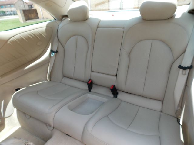 Mercedes-Benz CLK-Class 2004 photo 10