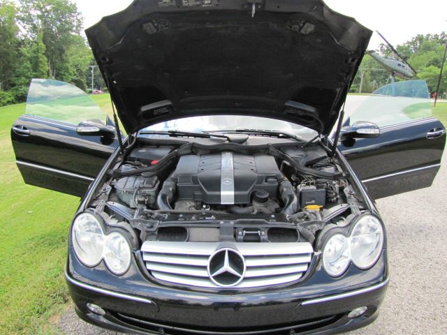 Mercedes-Benz CLK-Class 2004 photo 3