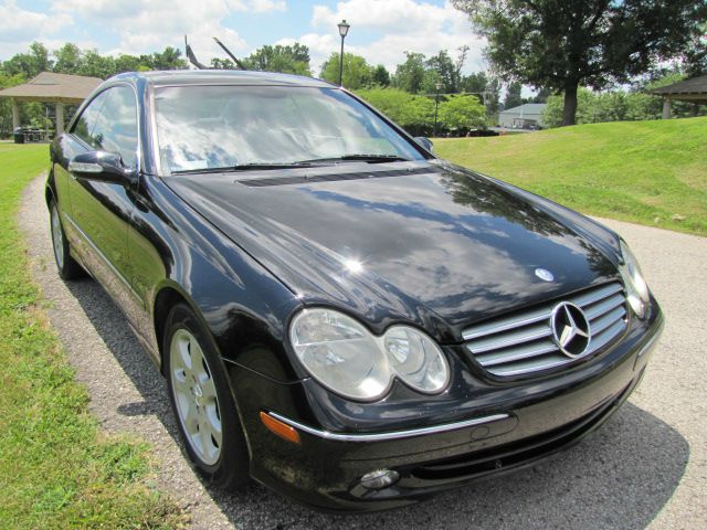 Mercedes-Benz CLK-Class 2004 photo 4