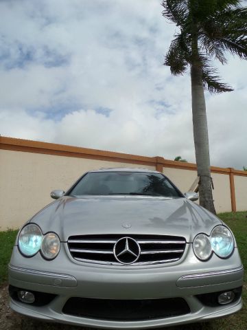 Mercedes-Benz CLK-Class 2004 photo 3