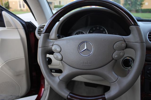 Mercedes-Benz CLK-Class 2004 photo 1