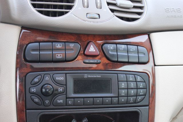 Mercedes-Benz CLK-Class 2004 photo 5