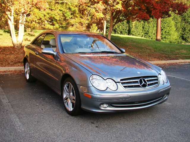 Mercedes-Benz CLK-Class 2004 photo 1