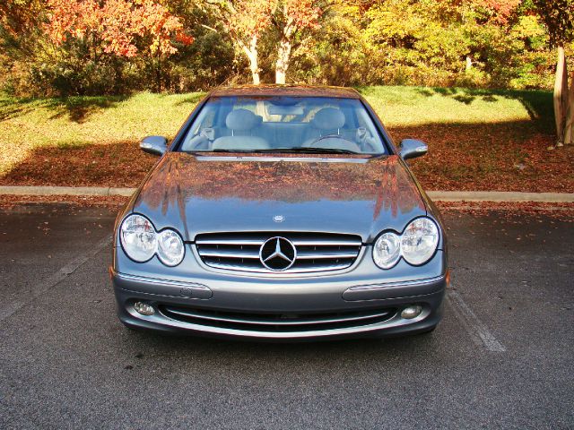 Mercedes-Benz CLK-Class 2004 photo 2