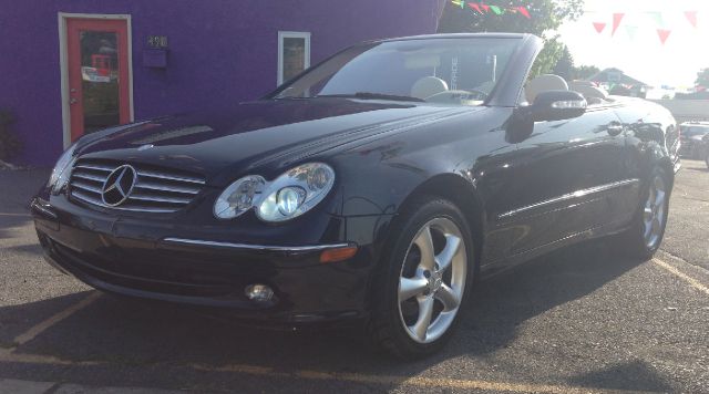 Mercedes-Benz CLK-Class 2004 photo 3