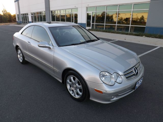 Mercedes-Benz CLK-Class 2004 photo 1