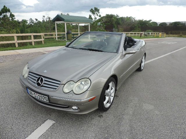 Mercedes-Benz CLK-Class 2005 photo 2