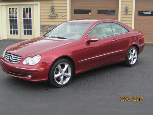 Mercedes-Benz CLK-Class 2005 photo 2