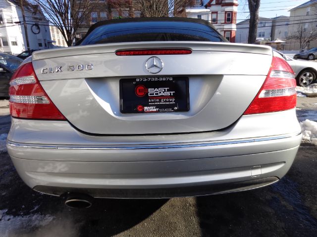 Mercedes-Benz CLK-Class 3.0L Luxury W/moonroofleather Convertible