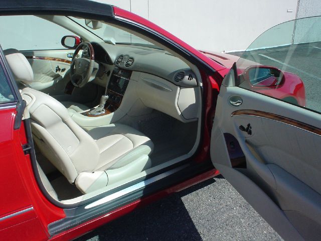 Mercedes-Benz CLK-Class 2005 photo 1