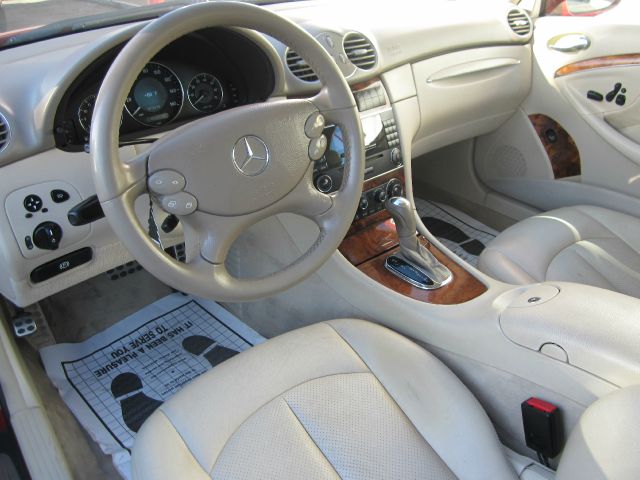 Mercedes-Benz CLK-Class 2005 photo 10