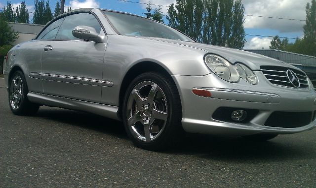 Mercedes-Benz CLK-Class 3.0L Luxury W/moonroofleather Convertible