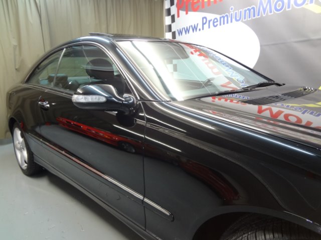 Mercedes-Benz CLK-Class 2005 photo 2