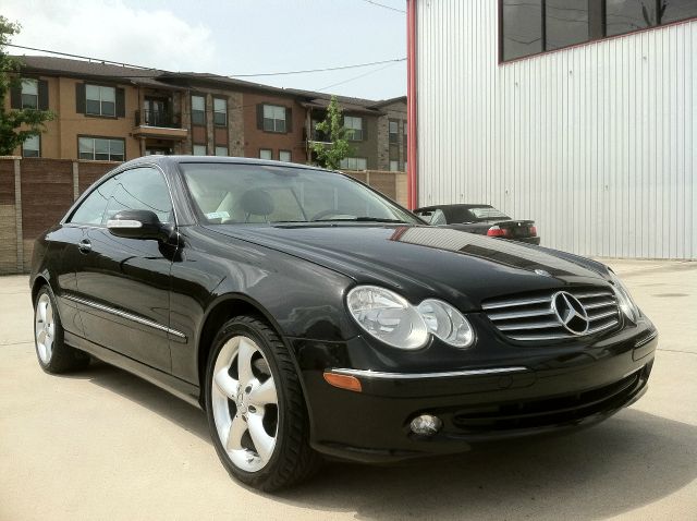 Mercedes-Benz CLK-Class 2005 photo 1