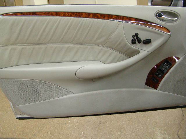 Mercedes-Benz CLK-Class 2005 photo 13