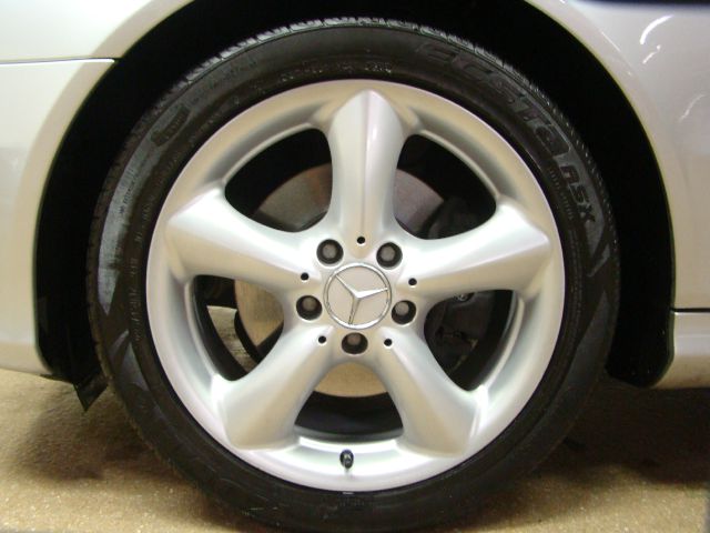 Mercedes-Benz CLK-Class 2005 photo 17