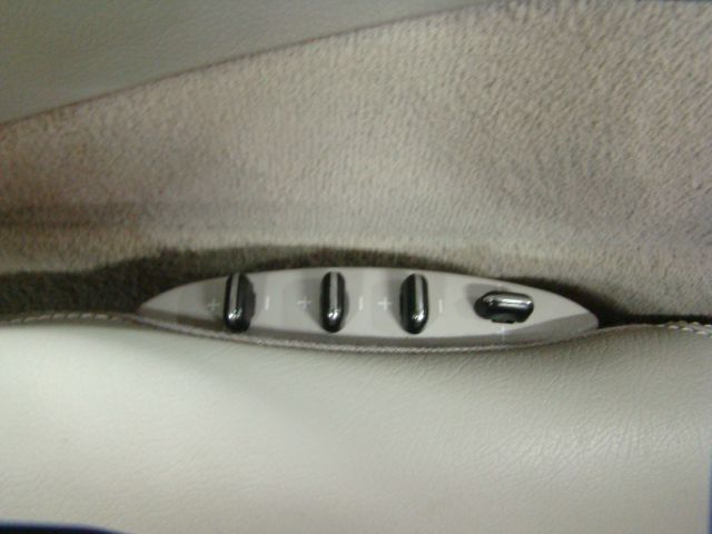 Mercedes-Benz CLK-Class 2005 photo 21