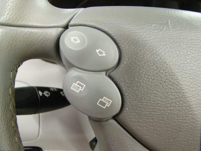 Mercedes-Benz CLK-Class 2005 photo 24