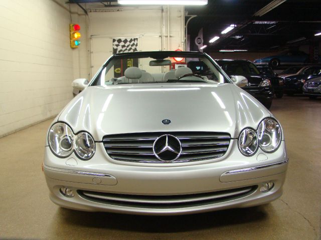 Mercedes-Benz CLK-Class 2005 photo 31