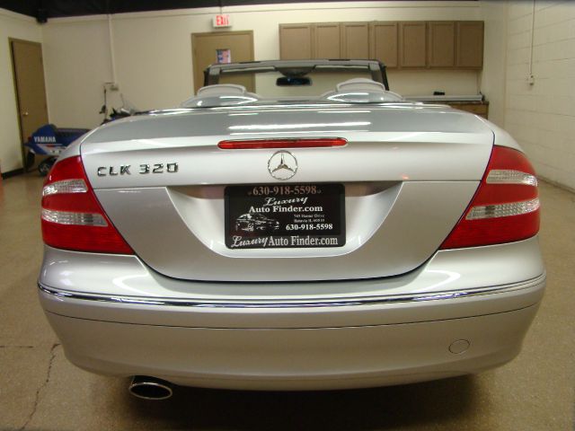 Mercedes-Benz CLK-Class 2005 photo 34