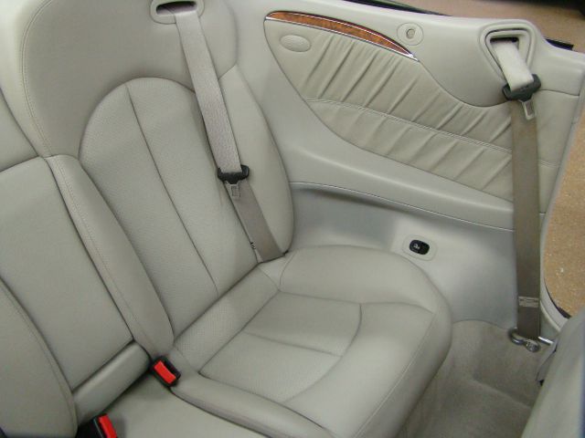 Mercedes-Benz CLK-Class 2005 photo 49
