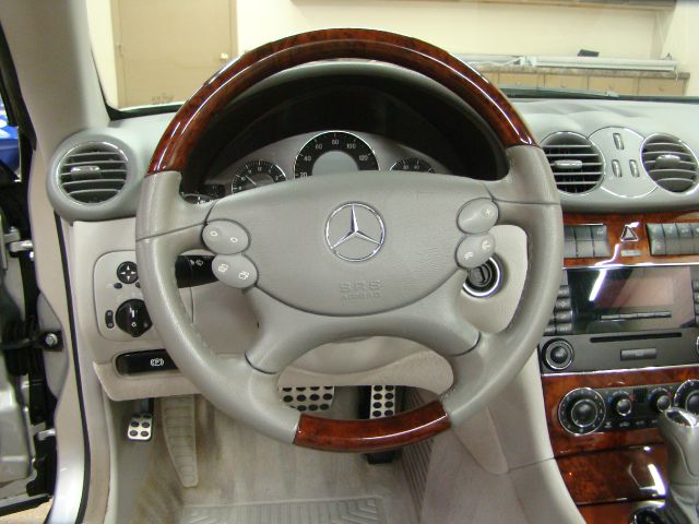 Mercedes-Benz CLK-Class 2005 photo 5