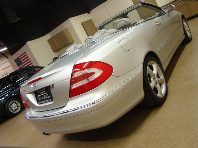 Mercedes-Benz CLK-Class 2005 photo 8