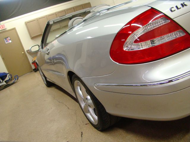 Mercedes-Benz CLK-Class 2005 photo 9