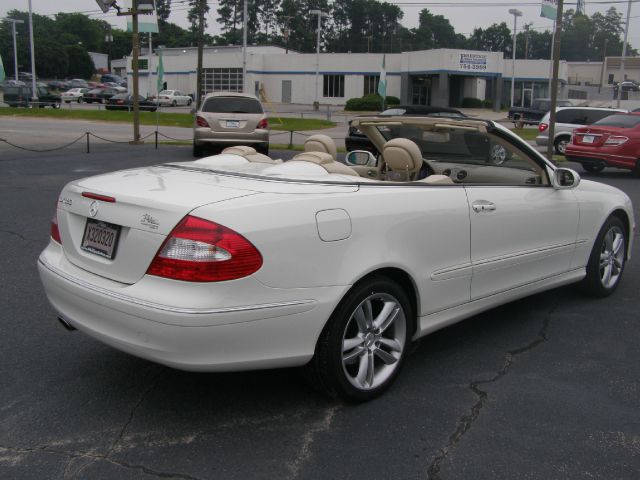 Mercedes-Benz CLK-Class 2007 photo 2
