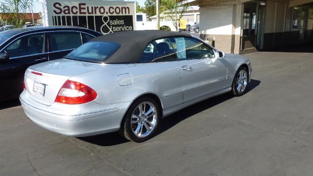 Mercedes-Benz CLK-Class 3906 Convertible