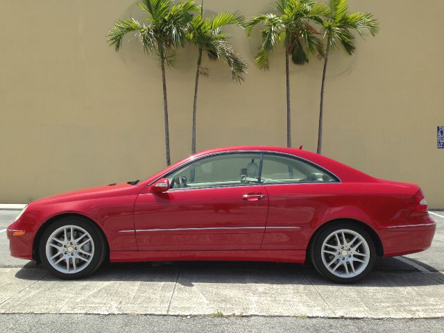 Mercedes-Benz CLK-Class 2008 photo 2