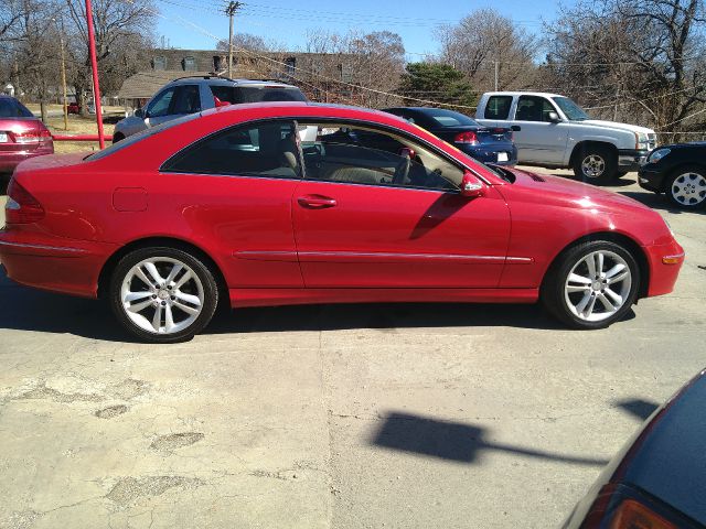 Mercedes-Benz CLK-Class 2008 photo 1