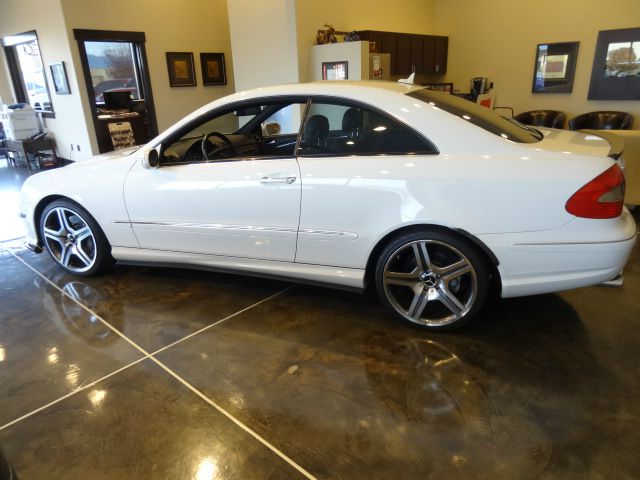 Mercedes-Benz CLK-Class 2008 photo 2