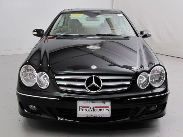 Mercedes-Benz CLK-Class 2009 photo 3