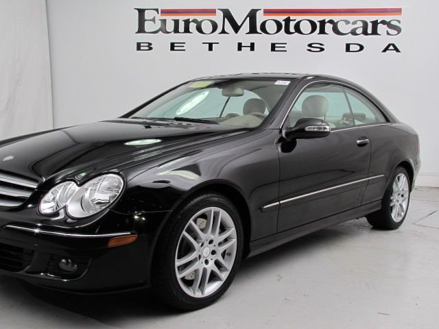 Mercedes-Benz CLK-Class 2009 photo 4