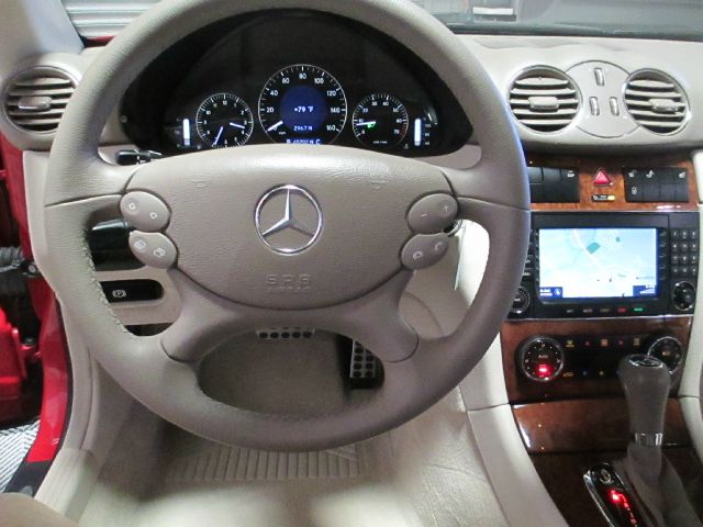 Mercedes-Benz CLK-Class 2009 photo 2