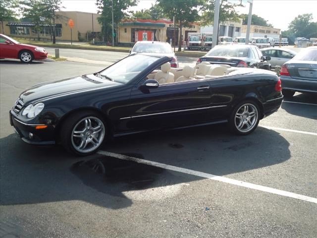 Mercedes-Benz CLK-Class 2009 photo 2