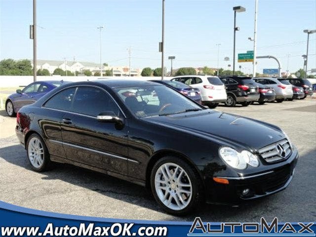Mercedes-Benz CLK-Class 2009 photo 1