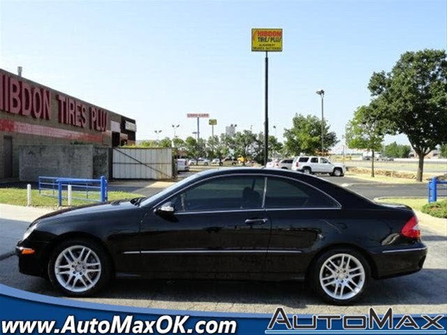 Mercedes-Benz CLK-Class 2009 photo 5