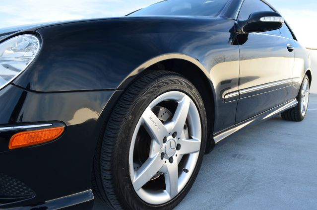 Mercedes-Benz CLK-Class 2009 photo 1