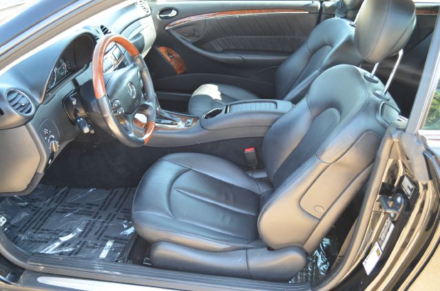 Mercedes-Benz CLK-Class 2009 photo 10