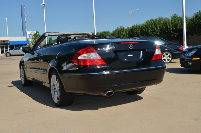 Mercedes-Benz CLK-Class 2009 photo 16