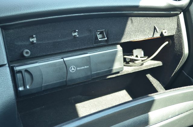 Mercedes-Benz CLK-Class 2009 photo 17