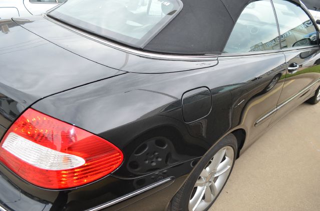 Mercedes-Benz CLK-Class 2009 photo 20