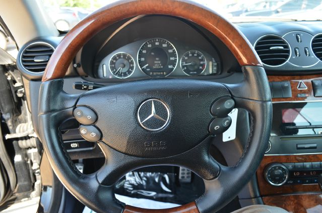 Mercedes-Benz CLK-Class 2009 photo 22