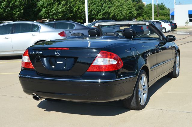 Mercedes-Benz CLK-Class 2009 photo 6