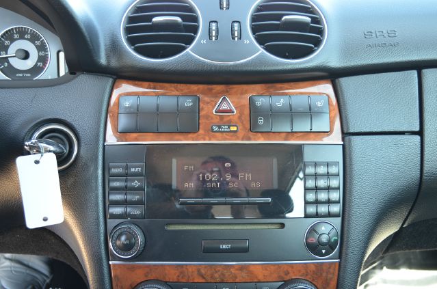 Mercedes-Benz CLK-Class 2009 photo 8